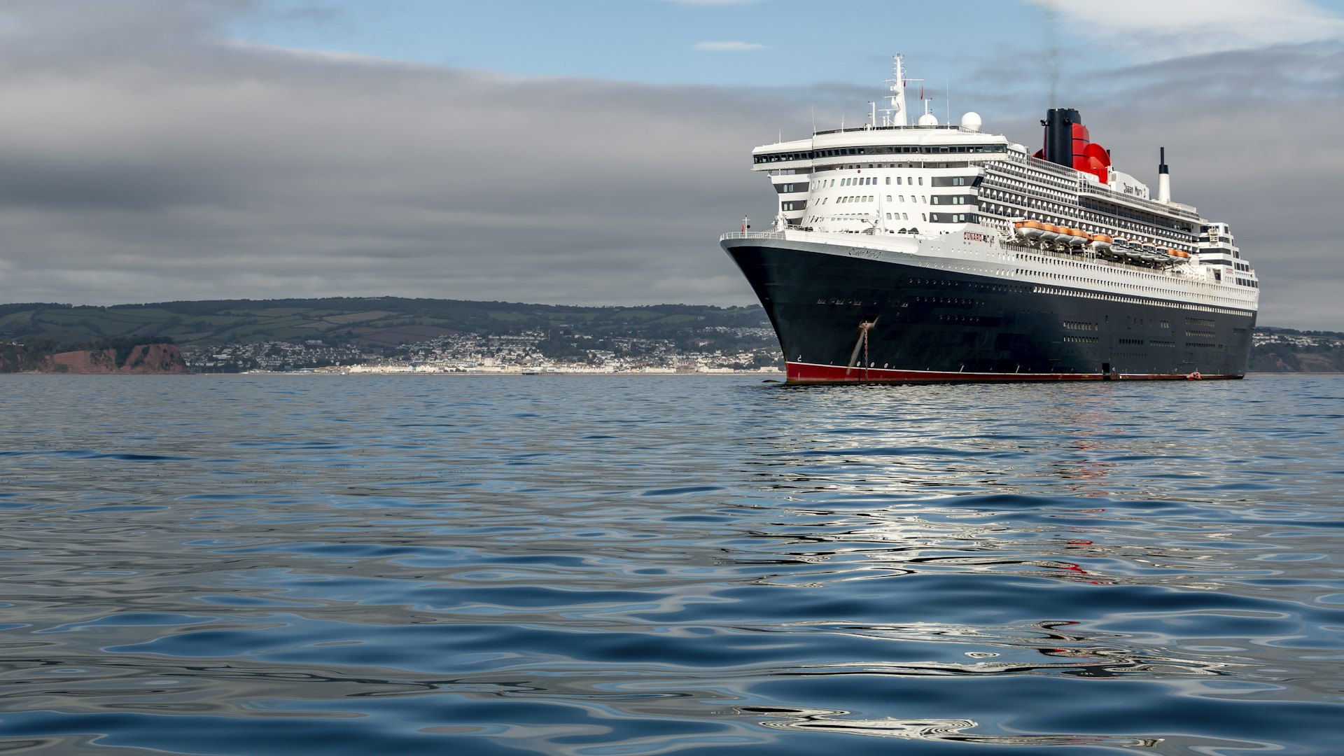 Queen Mary 2 at anchor off the English coast